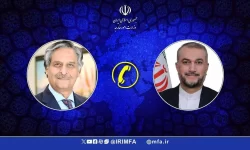 در گفت‌وگوی تلفنی وزرای امور خارجه ایران و پاکستان تاکید شد؛ ضرورت تقویت همکاری‌ها جهت تضمین امنیت مرزهای ایران و پاکستان