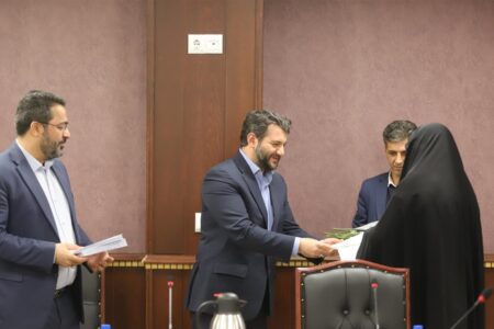 تجلیل از بانوان شاغل دبیرخانه شورایعالی به مناسبت گرامیداشت مقام مادر و روز زن