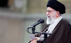 رهبر انقلاب: تا مدت‌ها بعد از ۲۲ بهمن بارها به این فکر می‌افتادم که ما خوابیم یا بیدار