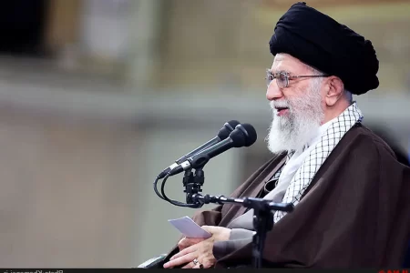 رهبر انقلاب: تا مدت‌ها بعد از ۲۲ بهمن بارها به این فکر می‌افتادم که ما خوابیم یا بیدار
