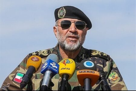 فرمانده نیروی زمینی ارتش: جنگ‌افزارهای ارتش دورزن‌، نقطه‌زن و هوشمند می‌شوند
