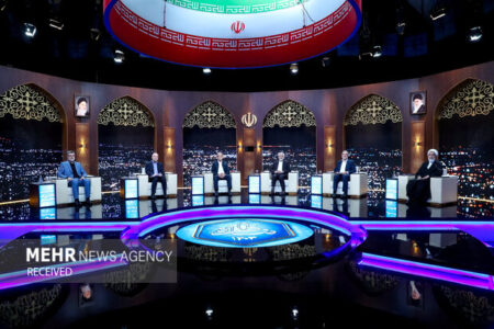 پایان اولین مناظره انتخابات ریاست جمهوری؛ طرح مسائل اقتصادی؛ از برنامه هفتم و مهار تورم تا مردمی سازی