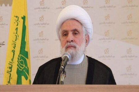 در نخستین سخنرانی پس از شهادت سید مقاومت؛ شیخ نعیم قاسم: شهید سید حسن نصرالله هرگز میدان را ترک نکرد