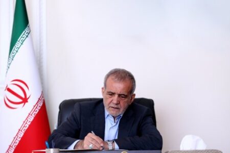صدور احکام انتصاب استانداران هرمزگان و قزوین از سوی دکتر پزشکیان