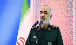 سردار سلامی در اختتامیه سومین دوسالانه جایزه سپهبد شهید سلیمانی: دفاع مقدس عامل اصلی ایستادگی ملت ایران در مقابل استکبار است