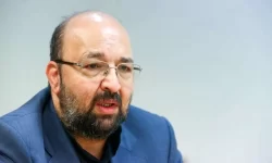 جواد امام سخنگوی جبهه اصلاحات معتقد است که از میان نوزده وزیر کابینه، شانزده وزیر از گرایشات مخالف انتخاب شده‌اند.