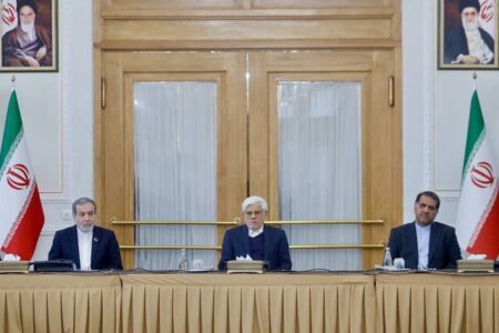 عارف: داوطلب ادامه تحریم نیستیم/یکی از مناطق مطرح برای انتقال پایتخت می‌تواند منطقه مکران باشد