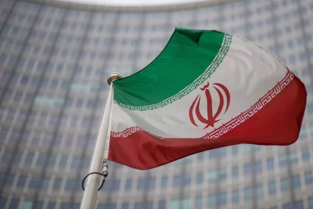 «ایران به زودی برای ساخت شش بمب اتمی اورانیوم غنی‌شده خواهد داشت»؛ گروسی؛ زمان توافق رو به پایان است