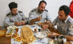 افطار در محل کار؛ فداکاری و مسوولیت پذیری در ماه رمضان